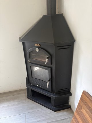 Estufa Bronpi Esquinera Negra chimenea