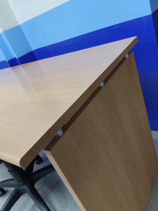 Mesa de escritorio de madera