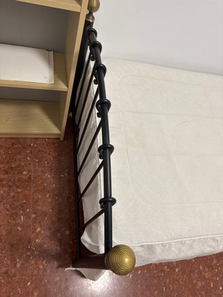 Cama de hierro forja con colchón 190x90 y base