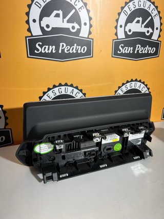 Pantalla Multifunción Peugeot 208