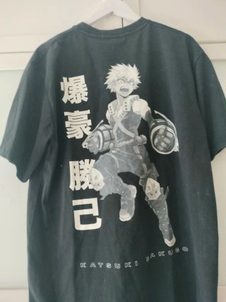 Camiseta Pull&Bear My Hero Academia Talla L