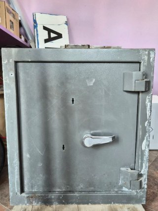 Caja Fuerte Metálica