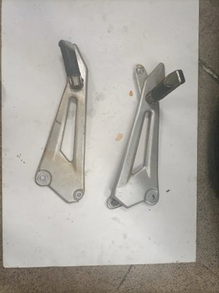 Soporte y estribos Yamaha YBR 125