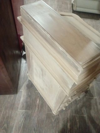 Escritorio antiguo de madera