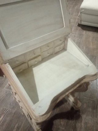 Escritorio antiguo de madera