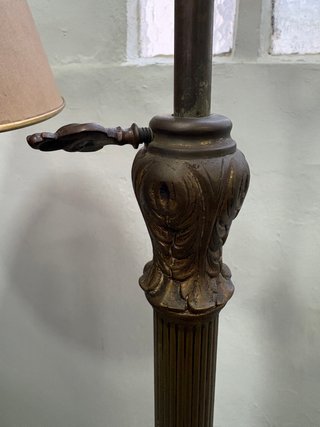 LÁMPARA DE PIE VINTAGE