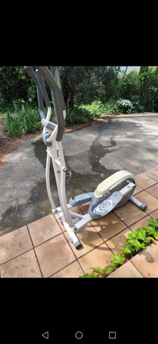 Bicicleta Elíptica Blanca y Gris