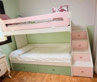 Cama litera nueva con cajones y escaleras