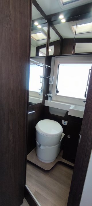 ALQUILER AUTOCARAVANA BENIMAR TESORO 440UP