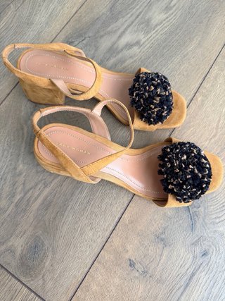 Sandalias Zara Pompón Marrón claro Talla 37