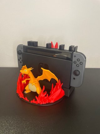 Supporto dock Nintendo Switch con Charizard