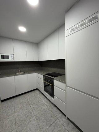 Montaje de cocinas a medida y reformas integrales.