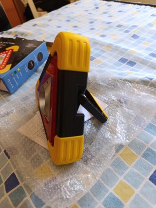 Luz de emergencia multifunción COB