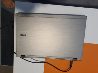 Portátil Dell i5 4GB RAM