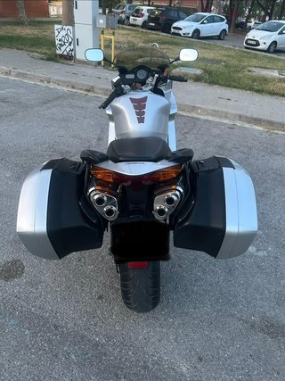 Honda VFR 800 Plata