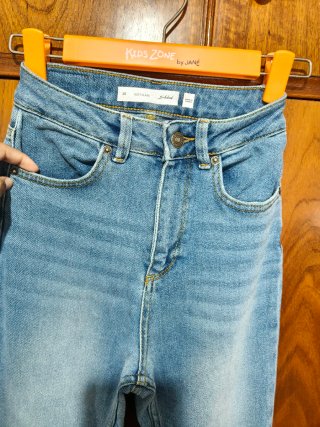 Pantalones vaqueros acampanados azules