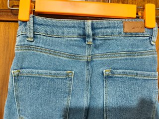 Pantalones vaqueros acampanados azules