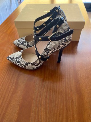 Zapatos de tacón Menbur piel serpiente