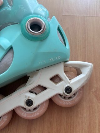 Patines Decathlon Turquesa Talla Ajustable + Casco