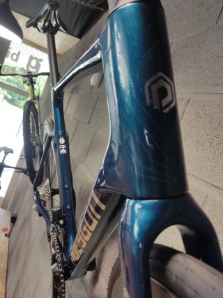 Bicicleta Polygon Strattos C7 105 Di2