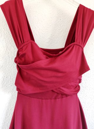 Vestido burdeos elegante