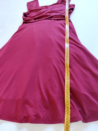 Vestido burdeos elegante