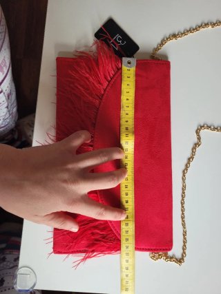 Bolso fiesta antelina rojo con plumas