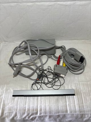 Nintendo Wii 101 + due telecomandi + pedana