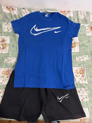 Conjunto Nike camiseta y pantalón corto