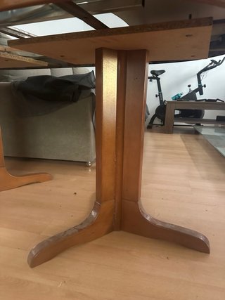Mesa de comedor de madera