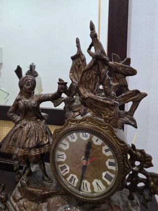 Reloj de Bronce Antiguo