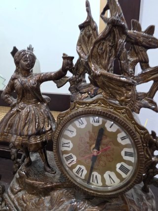 Reloj de Bronce Antiguo