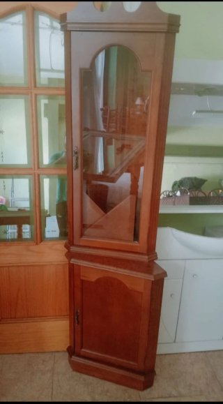 Mueble de esquina de madera