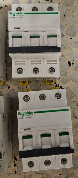 Interruptores Automáticos Schneider C60 (Varios)