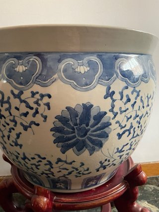 Macetero porcelana chino con peana de madera