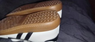 Zapatillas blancas nuevas