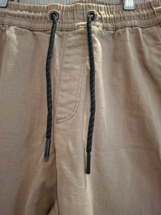 Pantalones cargo beige hombre