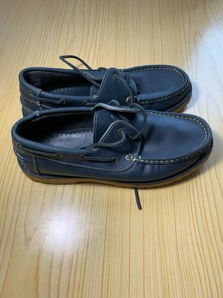 Zapatos náuticos clásicos azul marino