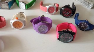 Lote 10 relojes sin usar (sin pilas)