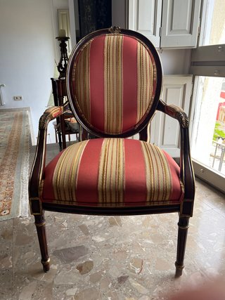 Sillón Luis XVI detalles oro