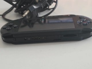 Sony PSP Nera + Caricatore + Gioco
