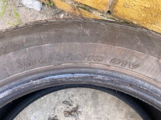 Neumáticos 205 55R16 EN MUY BUEN ESTADO