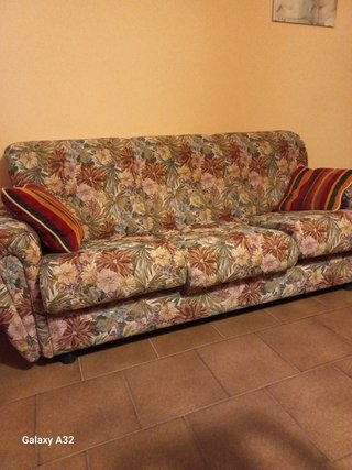 Divano 3 posti vintage floreale