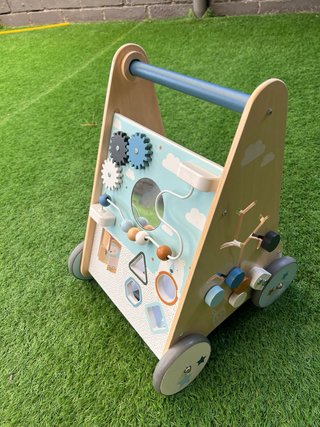 Caminador infantil de madera