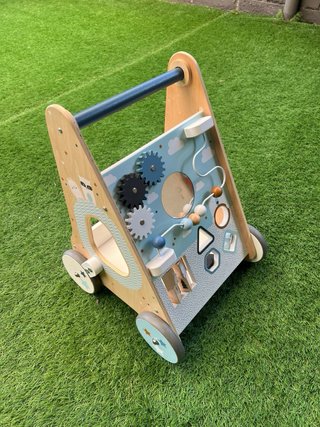 Caminador infantil de madera