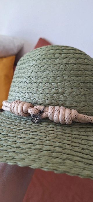 Sombrero de sol tejido verde