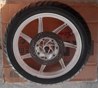 Rueda Delantera Derbi GPR 75 Sport
