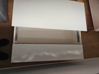 Mesa auxiliar salón madera y blanco