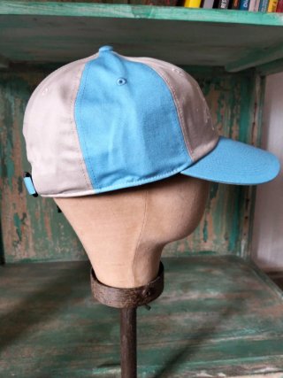 Gorra Goorin Bros Beige y Azul