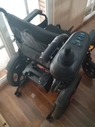 Silla de ruedas motorizada